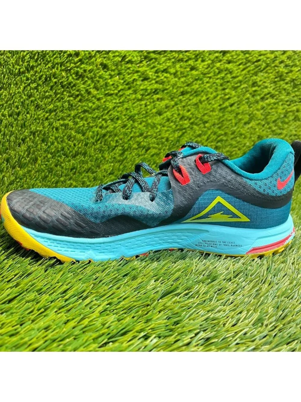 Nike Air Zoom Wildhorse 5 Womens Size 8 Blue Red Athletic Running Shoes Sneakers